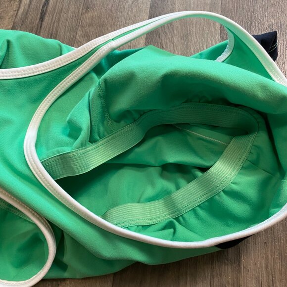 SO Sporty Cropped Tank Top Green Size Medium - Picture 6 of 6